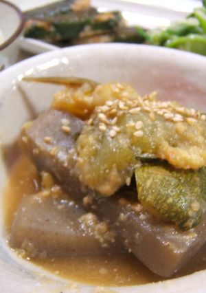ズッキーニとこんにゃくの味噌煮-レシピのメイン写真