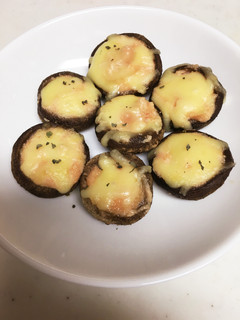 簡単おつまみ!椎茸のタラマヨチーズのせ-レシピのメイン写真
