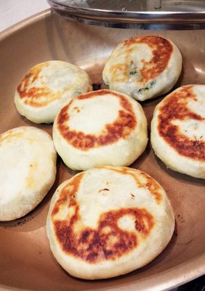 豚挽き肉とアボカドのおやき-レシピのメイン写真