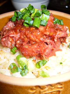 うわっ、なにこれ!コンビーフで焼肉丼風-レシピのメイン写真