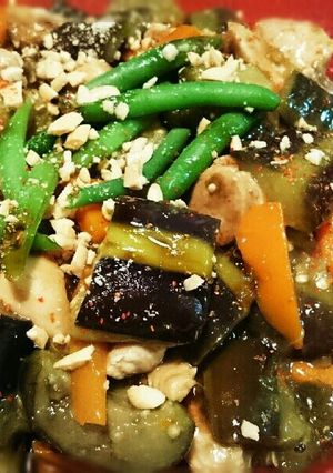 とろとろ♪甘辛なすと鶏肉のピーナッツかけ-レシピのメイン写真