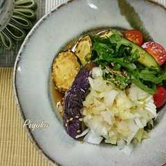 รูปของ ひんやり☆簡単♪夏野菜の麺つゆマリネ