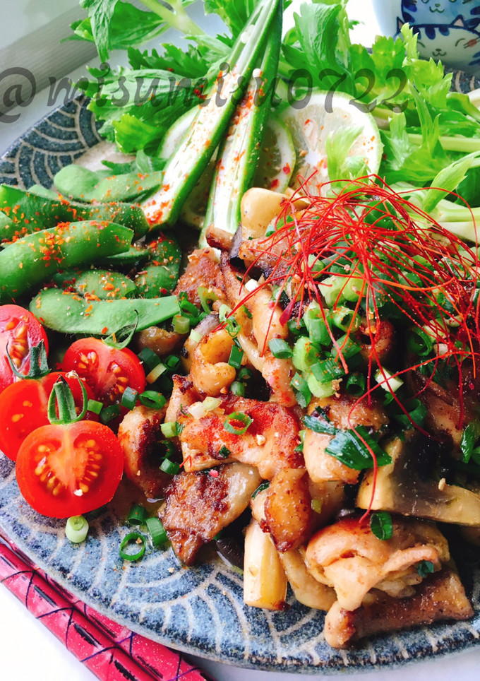 おつまみに！鶏皮とキノコのカレー炒め-レシピのメイン写真
