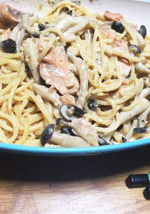 しめじと鮭の味噌クリームソースパスタ-レシピのメイン写真