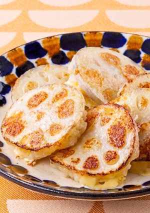 しゃきもちっ♪れんこんのチーズお焼き-レシピのメイン写真