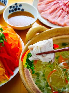 豆苗と千切り野菜のシャキシャキ豚しゃぶ鍋-レシピのメイン写真