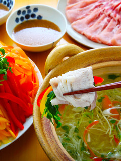 豆苗と千切り野菜のシャキシャキ豚しゃぶ鍋-レシピのメイン写真