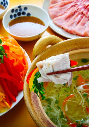 豆苗と千切り野菜のシャキシャキ豚しゃぶ鍋-レシピのメイン写真