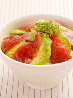 まぐろとアボカドの漬け丼-レシピのメイン写真