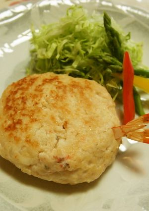 しっぽが可愛い☆豆腐とエビのハンバーグ-レシピのメイン写真