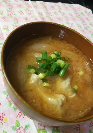 朝食に！つみれと玉ねぎのお味噌汁-レシピのメイン写真