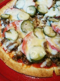 クラストで簡単☆チーズバーガー風ピザ☆-レシピのメイン写真