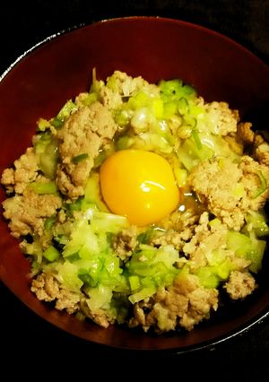 簡単＆節約！豚ひき肉ＤＥねぎ塩卵丼♪-レシピのメイン写真
