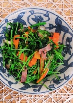 栄養士の卵☆豆苗とほうれん草の彩り炒め-レシピのメイン写真