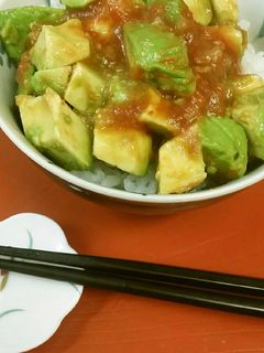 アボカドの簡単サルサ丼-レシピのメイン写真