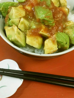 アボカドの簡単サルサ丼-レシピのメイン写真