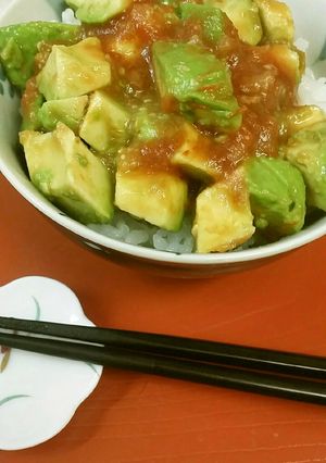 アボカドの簡単サルサ丼-レシピのメイン写真