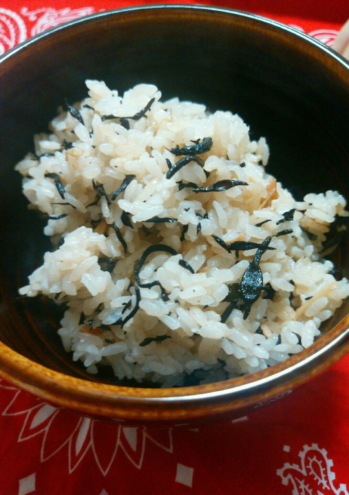 あっさり！梅干しとひじきの炊き込みご飯☆-レシピのメイン写真