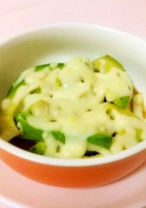 *アボカドの簡単チーズ焼き*-レシピのメイン写真