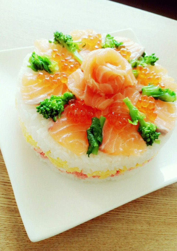 簡単★サーモンといくらのケーキ寿司-レシピのメイン写真