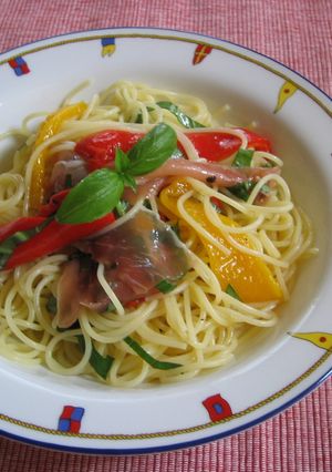 カラーピーマンと生ハムの冷製パスタ-レシピのメイン写真