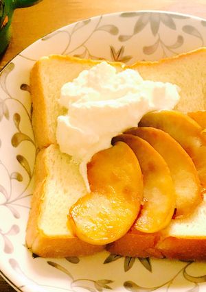 朝食おやつにりんご水切りヨーグルトースト-レシピのメイン写真