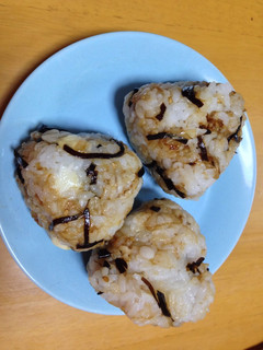 チーズ入りよろこんぶおにぎり-レシピのメイン写真
