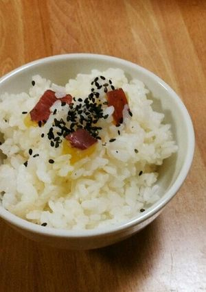 超簡単！炊飯器でホクホクさつまいもご飯-レシピのメイン写真