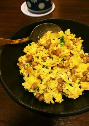 マンガ飯！納豆と玉子の塩ネギそぼろ-レシピのメイン写真