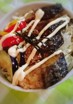 簡単！夕ごはんに♪サバの照り焼き丼-レシピのメイン写真