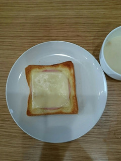安定の朝食レシピ☆ハムチーズトースト-レシピのメイン写真
