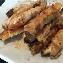 รูปของ 甘辛タレが旨い！エリンギの豚肉巻き