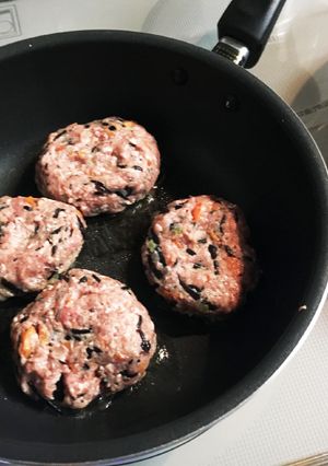 ひじき入りハンバーグ ☆生協の缶詰使用☆-レシピのメイン写真