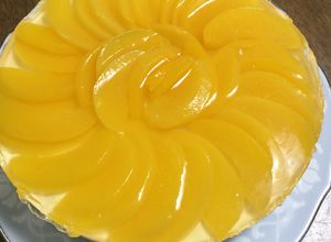 レアチーズケーキ☆黄桃ゼリー乗せ-レシピのメイン写真