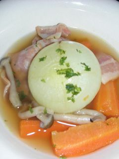 簡単!丸ごと玉ねぎスープ-レシピのメイン写真