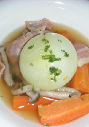 簡単！丸ごと玉ねぎスープ-レシピのメイン写真
