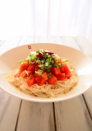 簡単美味しい　トマトのペペロンチーノ素麺-レシピのメイン写真