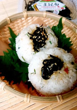 佃煮海苔で美味しさアップおにぎり-レシピのメイン写真