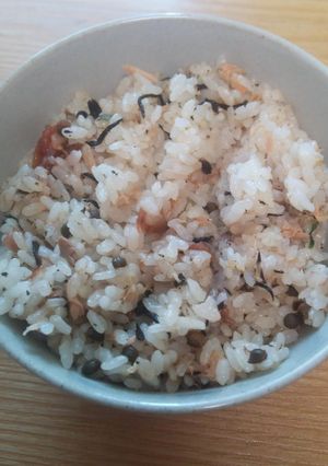 さっぱり★シーチキンと梅の炊き込みご飯-レシピのメイン写真