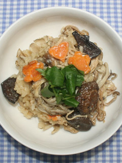 ヨーグルト戻し☆乾燥きのこで炊き込みご飯-レシピのメイン写真