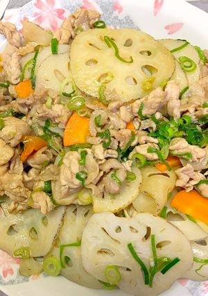簡単に食物繊維を摂れるレンコン豚肉炒め-レシピのメイン写真