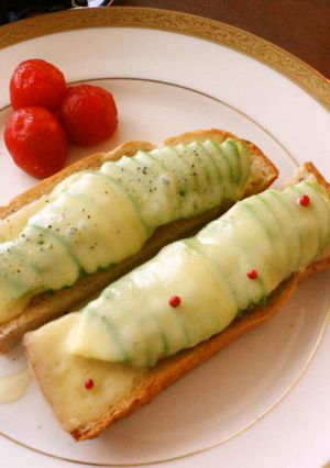 アボガドトースト　蜂蜜を添えて-レシピのメイン写真