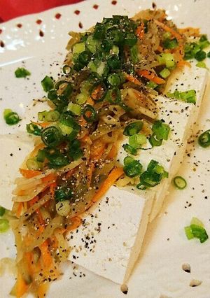 ザーサイ(搾菜)と生姜の冷奴~豆腐サラダ-レシピのメイン写真