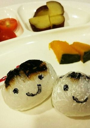 ニコニコ笑顔のお友だち♪喜んぶ♪おにぎり-レシピのメイン写真