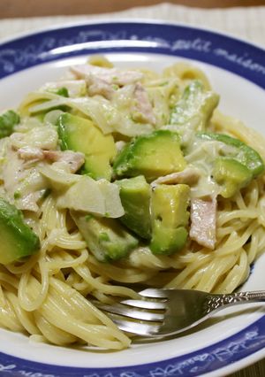 アボカドとチーズのパスタ-レシピのメイン写真