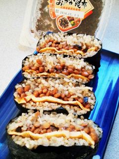 ふじっこおかか昆布と納豆おにぎらず-レシピのメイン写真