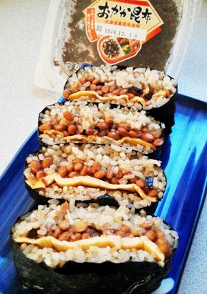 ふじっこおかか昆布と納豆おにぎらず-レシピのメイン写真