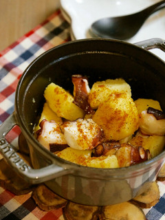 STAUBで油少!じゃが&たこアヒージョ-レシピのメイン写真