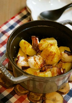 STAUBで油少!じゃが&たこアヒージョ-レシピのメイン写真