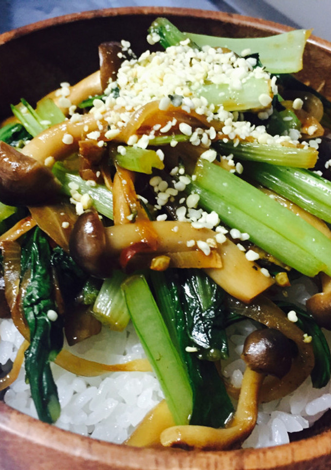 しめじと小松菜の甘辛炒め丼☆vegan-レシピのメイン写真